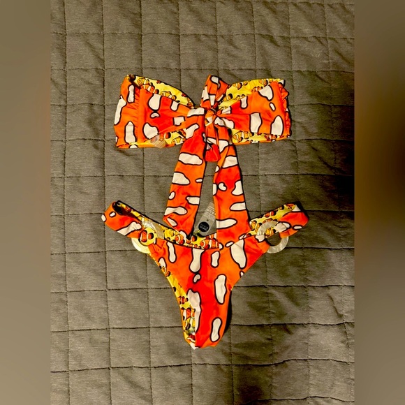 Moana Bikini - Reversible Just Keep Swimming Set - Size Medium - Picture 3 of 7